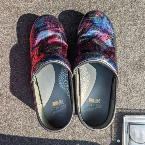 Danskos - Picture 3 of 5